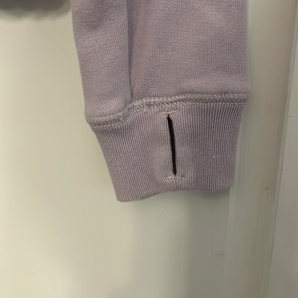 VGUC- Girls Abercrombie, and Fitch sweatshirt, size 11/12 - Picture 2 of 7